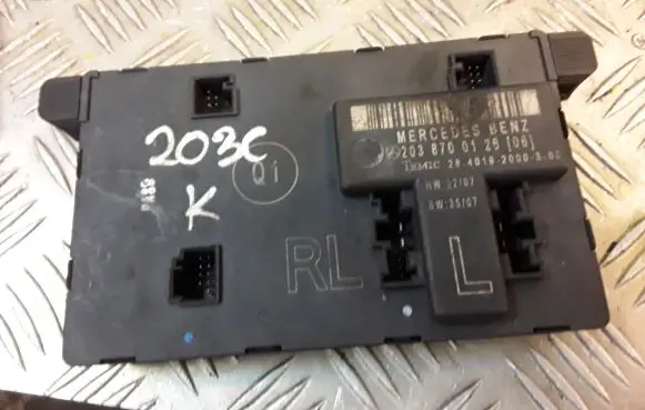 Mercedes-Benz C W203 Door control unit/module 2038700126 A2038700126