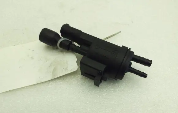 Mercedes-Benz E W212 Turbo solenoid valve 0025401497