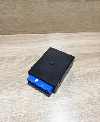 BMW 5 E34 Window wiper relay 8359031