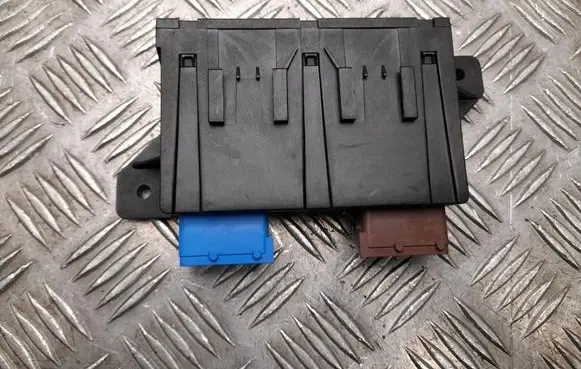 Opel Astra L Tow bar trailer control unit/module 9841431980