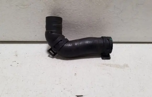 Audi A1 Engine coolant pipe/hose 04L121058H