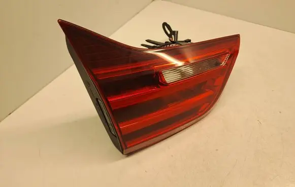 Tailgate rear/tail lights