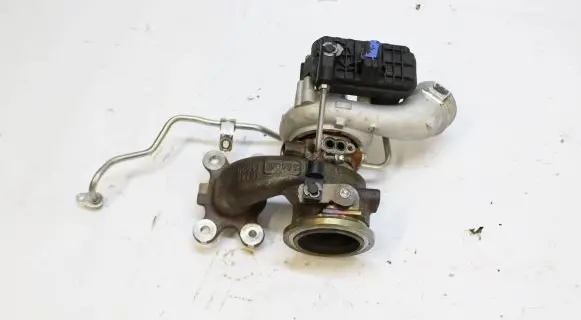 Skoda Superb B8 (3V) Supercharger 04E145715M
