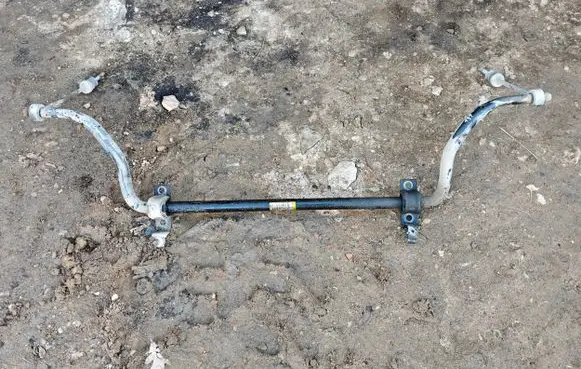 Mercedes-Benz ML W166 Front anti-roll bar/sway bar A1663231465