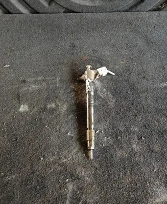 Mazda CX-5 Fuel injector SH0113H50
