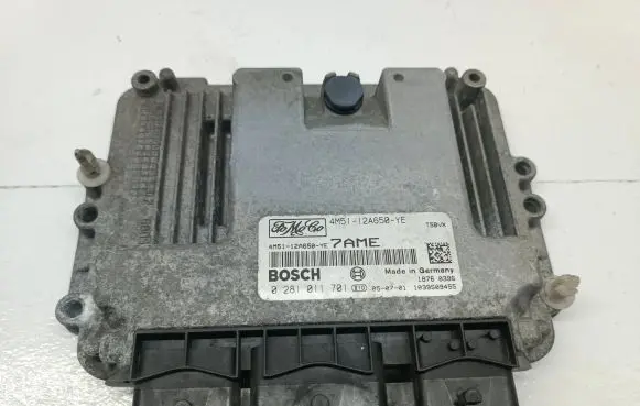 Ford Focus Engine control unit/module 4M5112A650YE 0281011701
