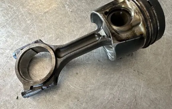 Renault Trafic III (X82) Piston 080340