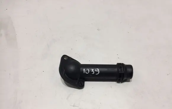 Volkswagen PASSAT B5.5 Coolant pipe/hose 06B121121