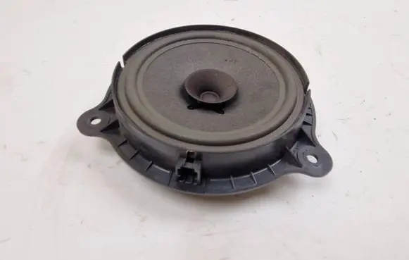 Nissan Qashqai Front door speaker 