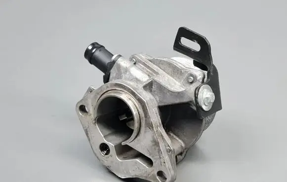 Dacia Sandero II Vacuum pump 705641000 146505272R