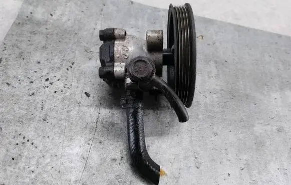 Hyundai Santa Fe Power steering pump Y8T-8