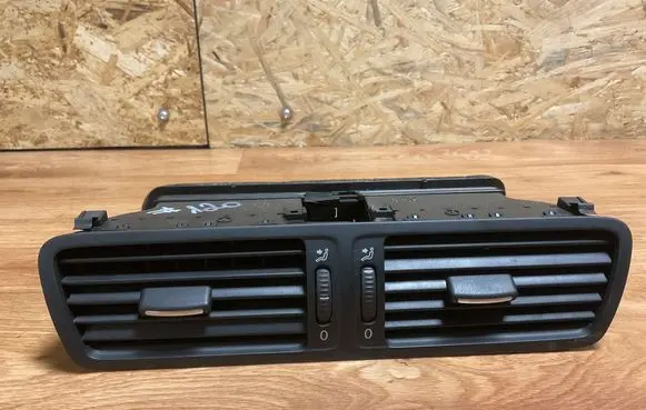 Volkswagen PASSAT B6 Dash center air vent grill 3C1819728E P0108668 T00243861