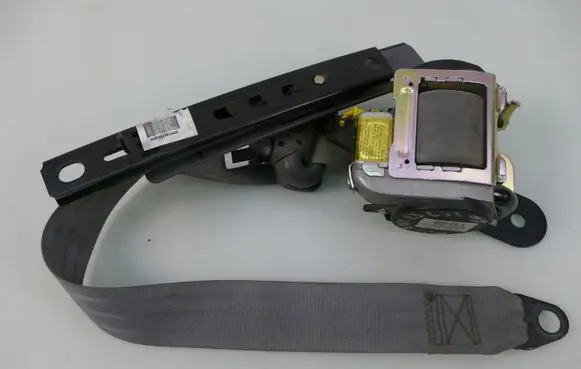 Hyundai Accent Front seatbelt 8887025401