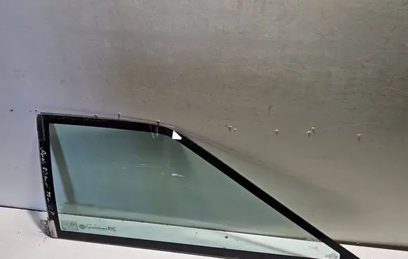 Audi Coupe Rear side window 43R001026