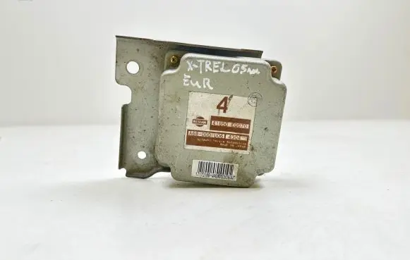 Nissan X-Trail T30 Torque split ecu control unit/module 41650EQ070 A68000U06