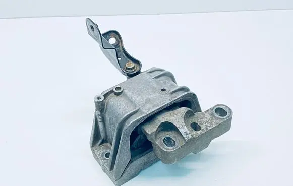 Volkswagen PASSAT B6 Engine mount bracket 1K0199262P