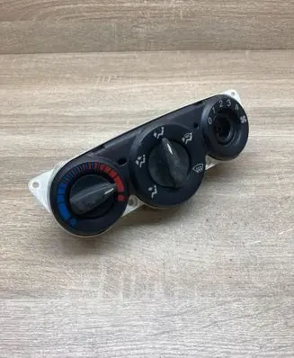 Ford Focus Climate control unit 98AB18C419AE