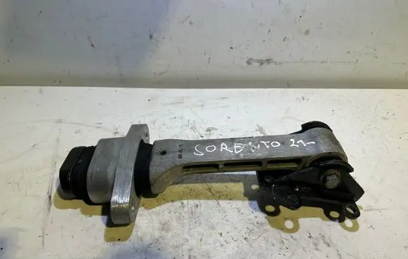 KIA Sorento Engine mount bracket P1905100