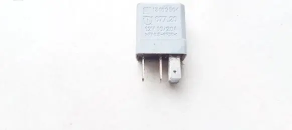 Opel Zafira B Other relay 13100504 67720