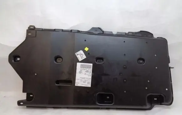 DS Automobiles 7 Crossback Engine splash shield/under tray 9836896280