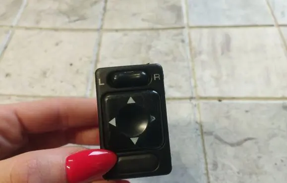 Subaru Forester SF Wing mirror switch