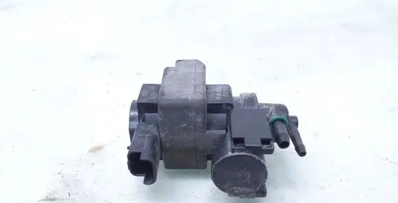 BMW 1 F20 F21 Turbo solenoid valve 7599547