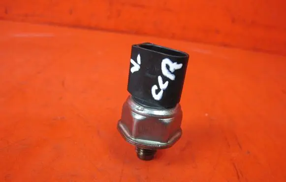 Mercedes-Benz CLA C117 X117 W117 Fuel pressure sensor 28389851 85PP2202