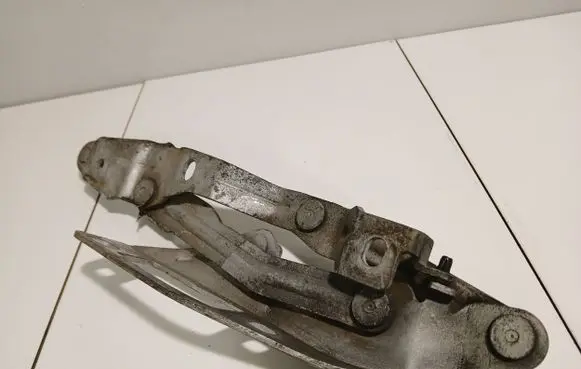 Audi TT Mk1 Engine bonnet/hood hinges 8N0823301