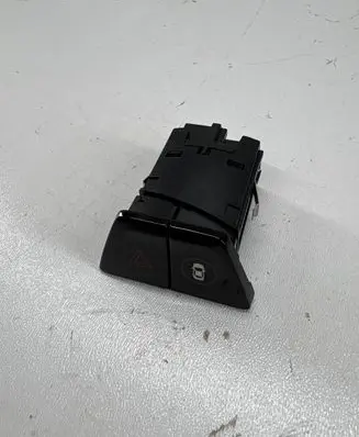 BMW 5 G30 G31 Hazard light switch 3474320104 6993047 22170002019601