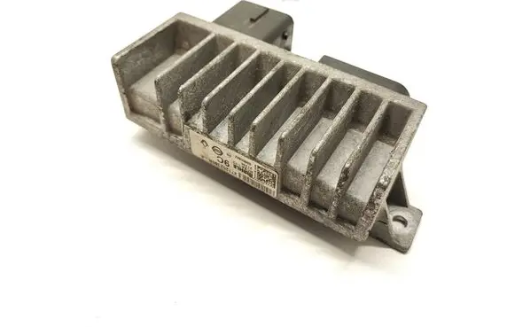 Glow plug pre-heat relay