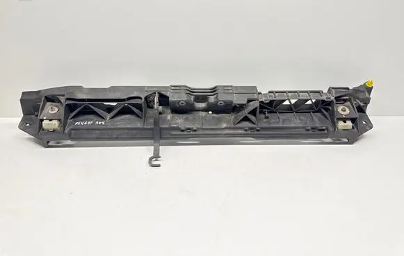 Top upper radiator support slam panel