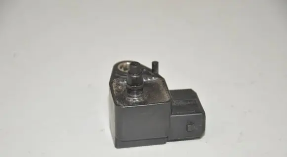 BMW 5 E39 Air pressure sensor 2246977