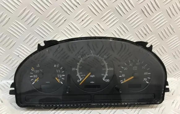 Mercedes-Benz ML W163 Speedometer (instrument cluster) A1635402347