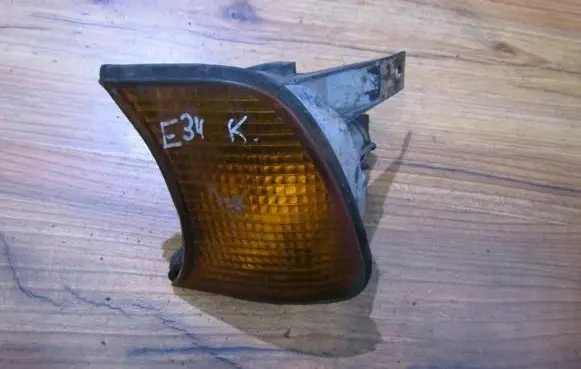 BMW 5 E34 Front indicator light 48705