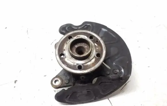 Mercedes-Benz Vito Viano W447 Front wheel hub A4473300720