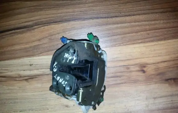 Nissan Sunny Front door lock