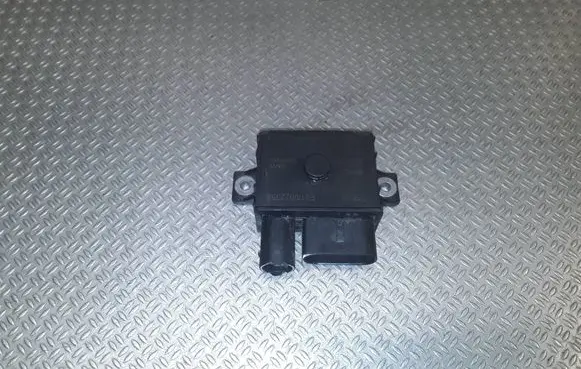 BMW 3 E90 E91 Glow plug pre-heat relay 0522120701