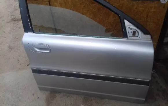Volvo S80 Front door