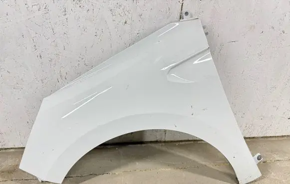 Renault Clio V Fender 