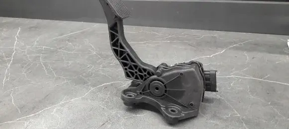 Hyundai i30 Accelerator throttle pedal 071004J0045