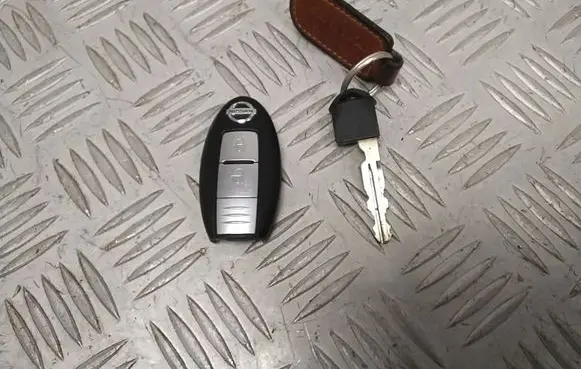 Nissan Note (E12) Ignition key/card TWB1G662