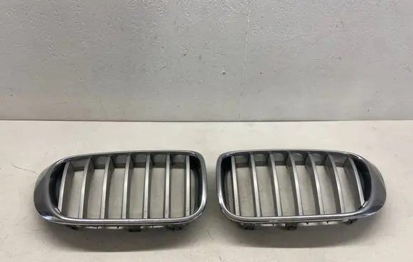BMW X4 F26 Front bumper upper radiator grill 7210725 721026
