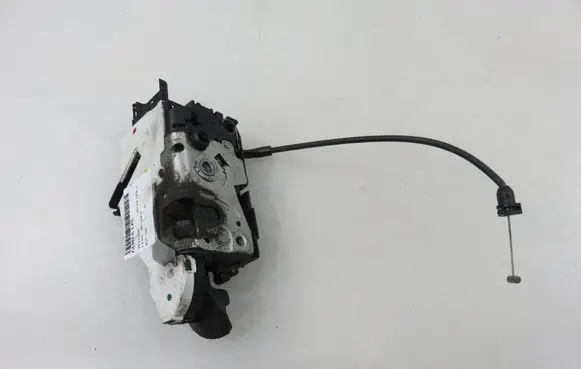 Peugeot 207 Front door lock 24087158