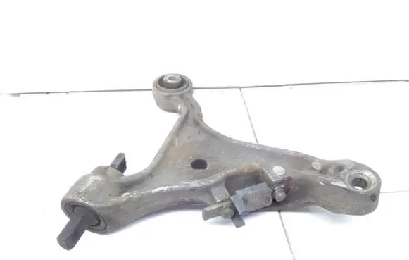 Volvo V70 Front lower control arm/wishbone