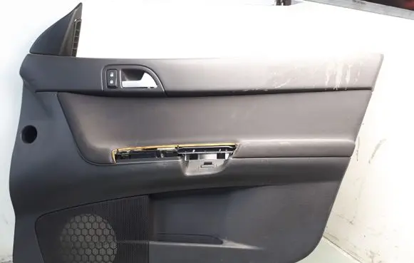 Volvo V50 Front door card panel trim 8679451