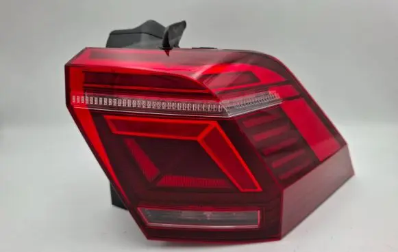 Volkswagen Tiguan Rear/tail lights 5NA.945.208