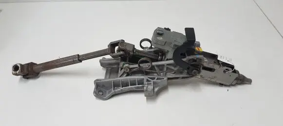 Volvo V50 Steering wheel axle P3714330