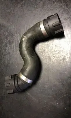 BMW 5 E60 E61 Engine coolant pipe/hose 7565780