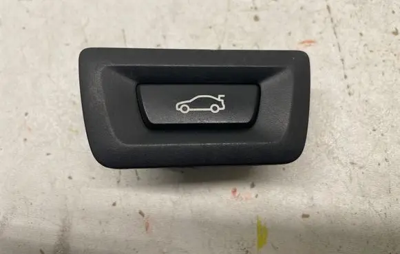 BMW 3 F30 F35 F31 Tailgate/boot open switch button 9275119