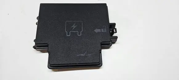 Jeep Grand Cherokee WL Fuse box cover 